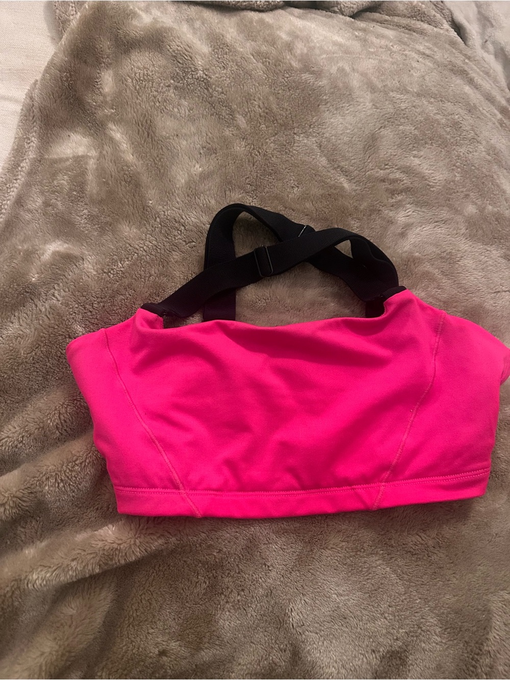 Hot pink ALO yoga bra